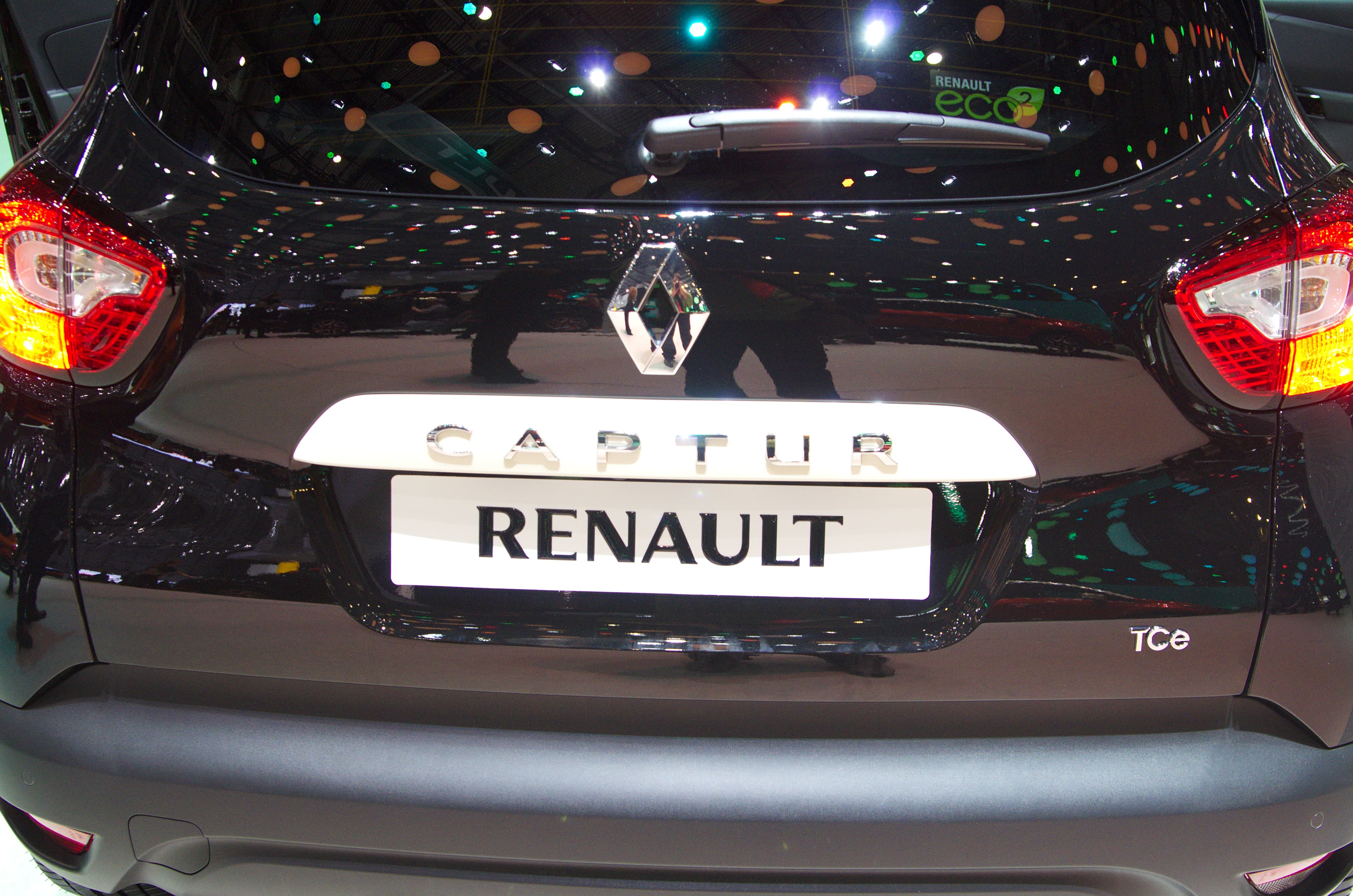 RENAULT Captur — photo 2