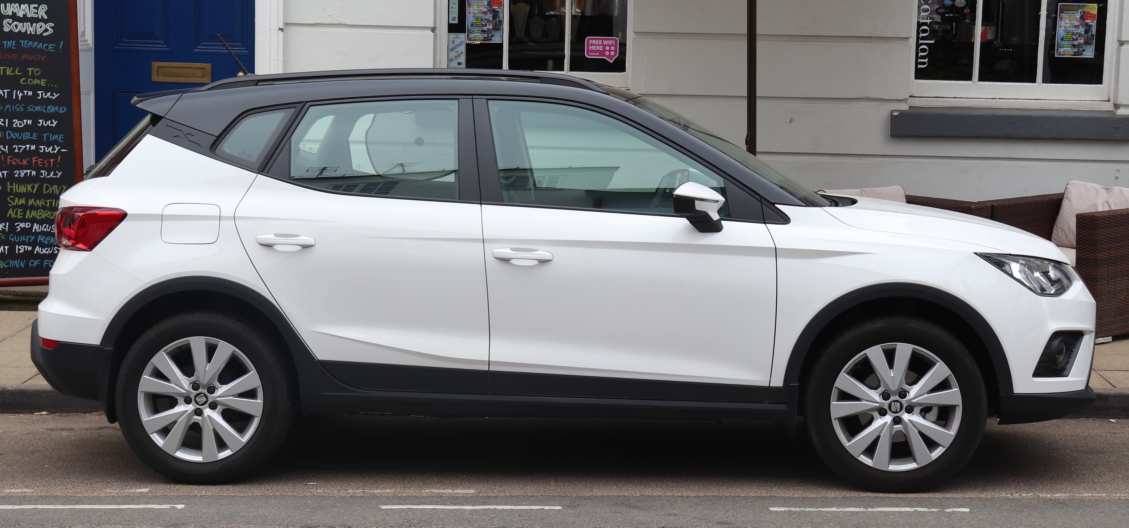 SEAT Arona — photo 1