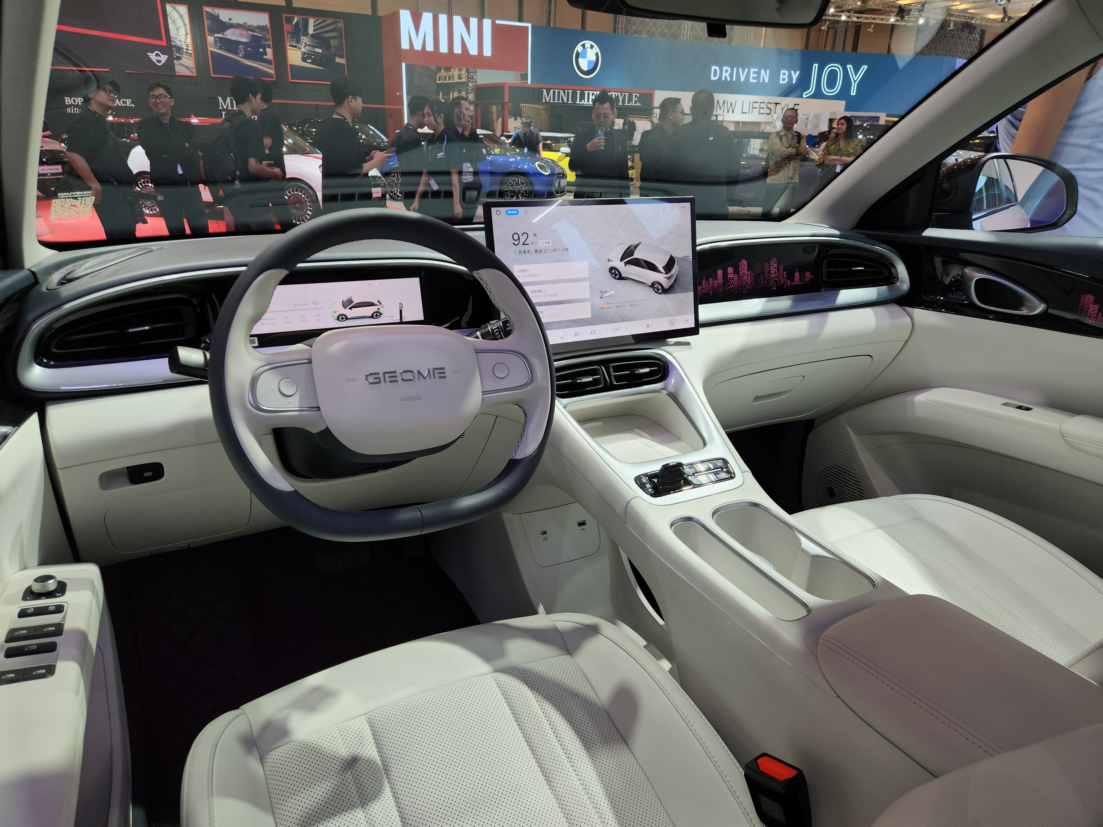 GEELY EX2 — photo 1