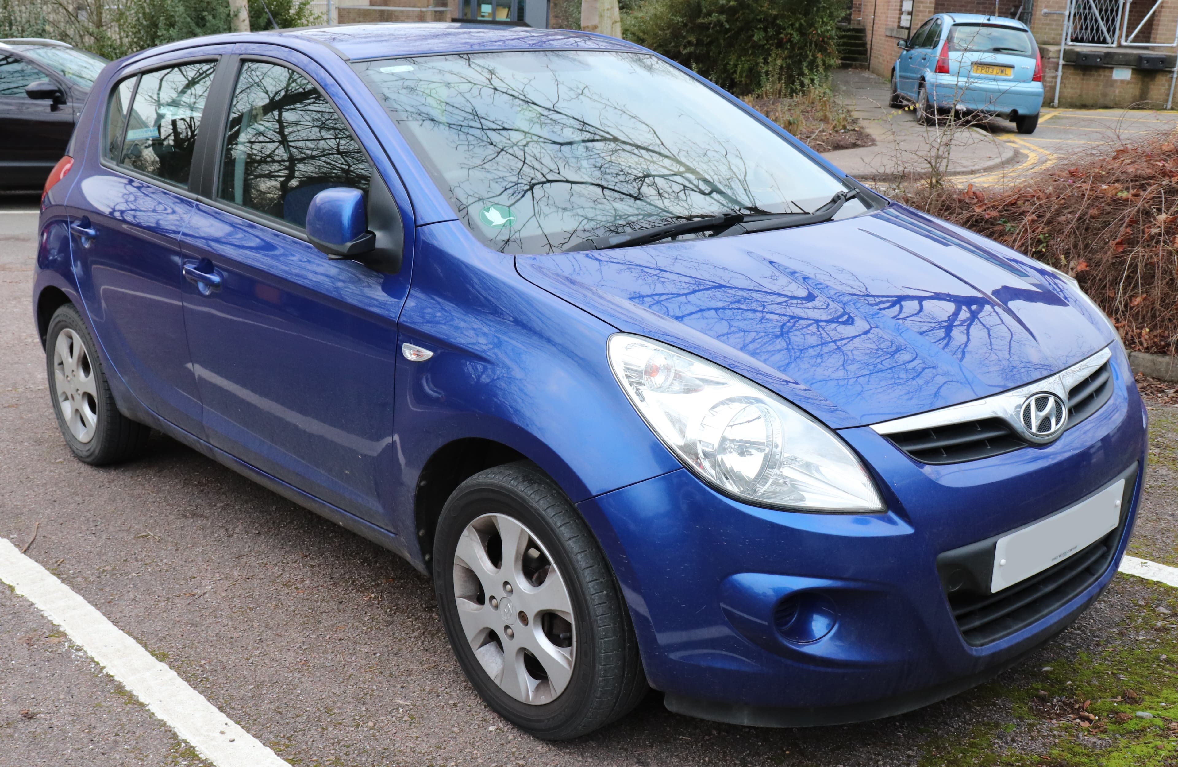 HYUNDAI i20