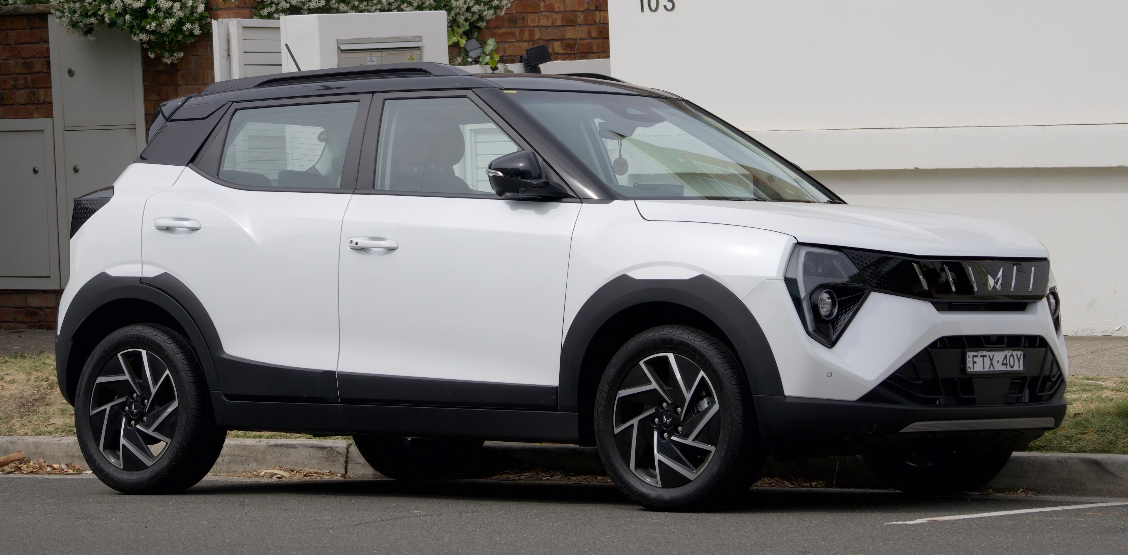 MAHINDRA XUV 3XO