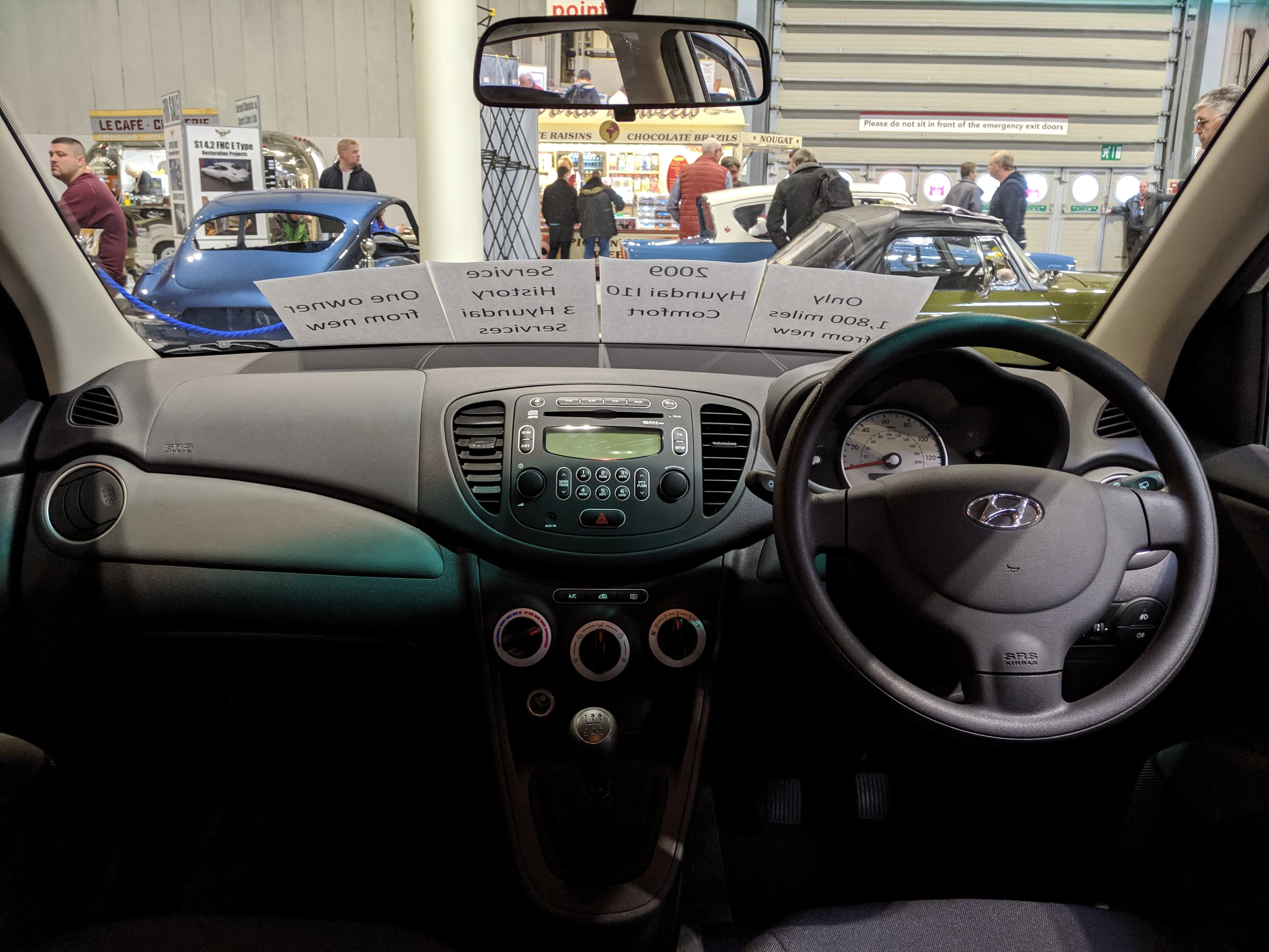 HYUNDAI i10 — photo 1