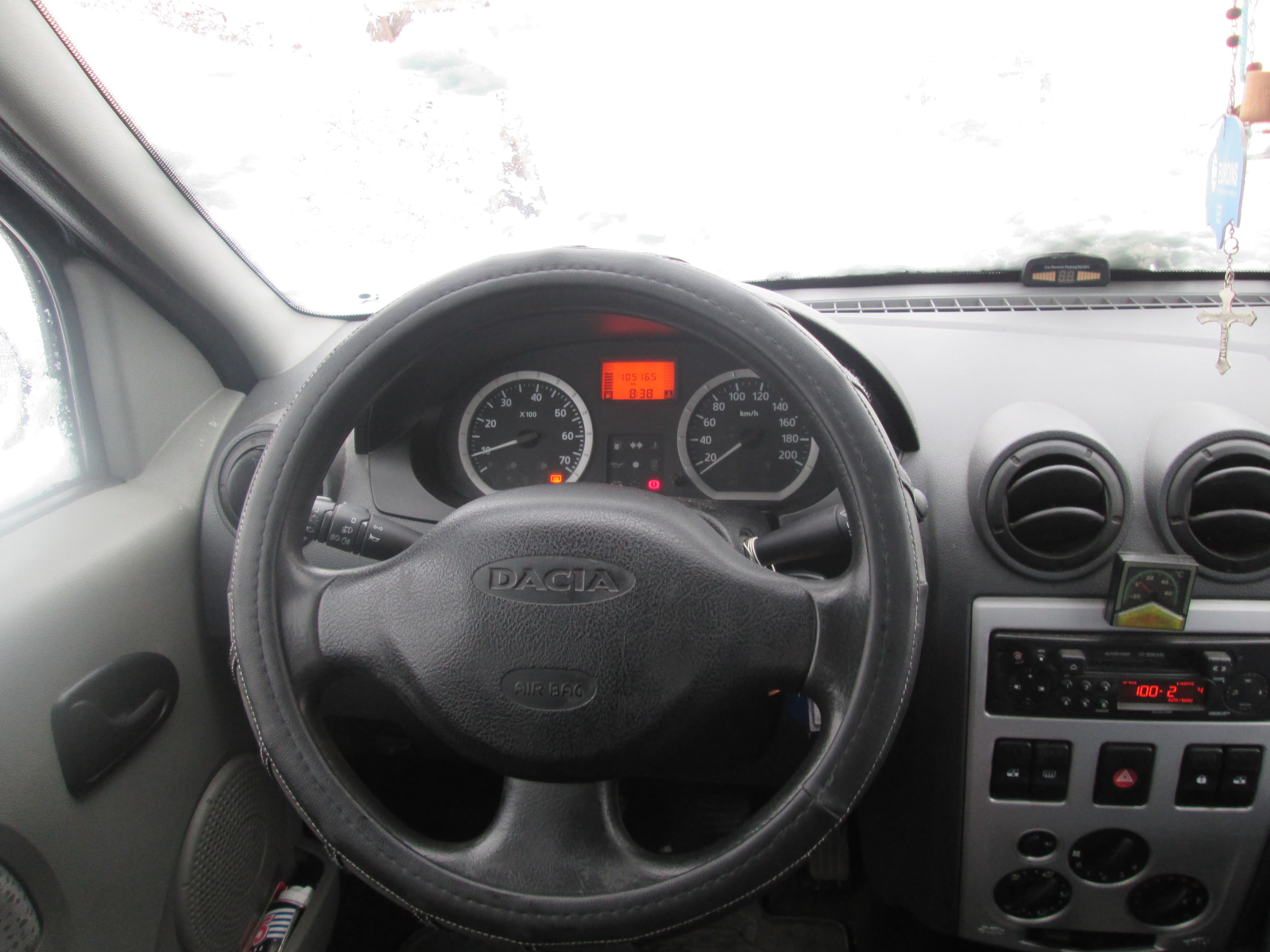 DACIA Logan — photo 1