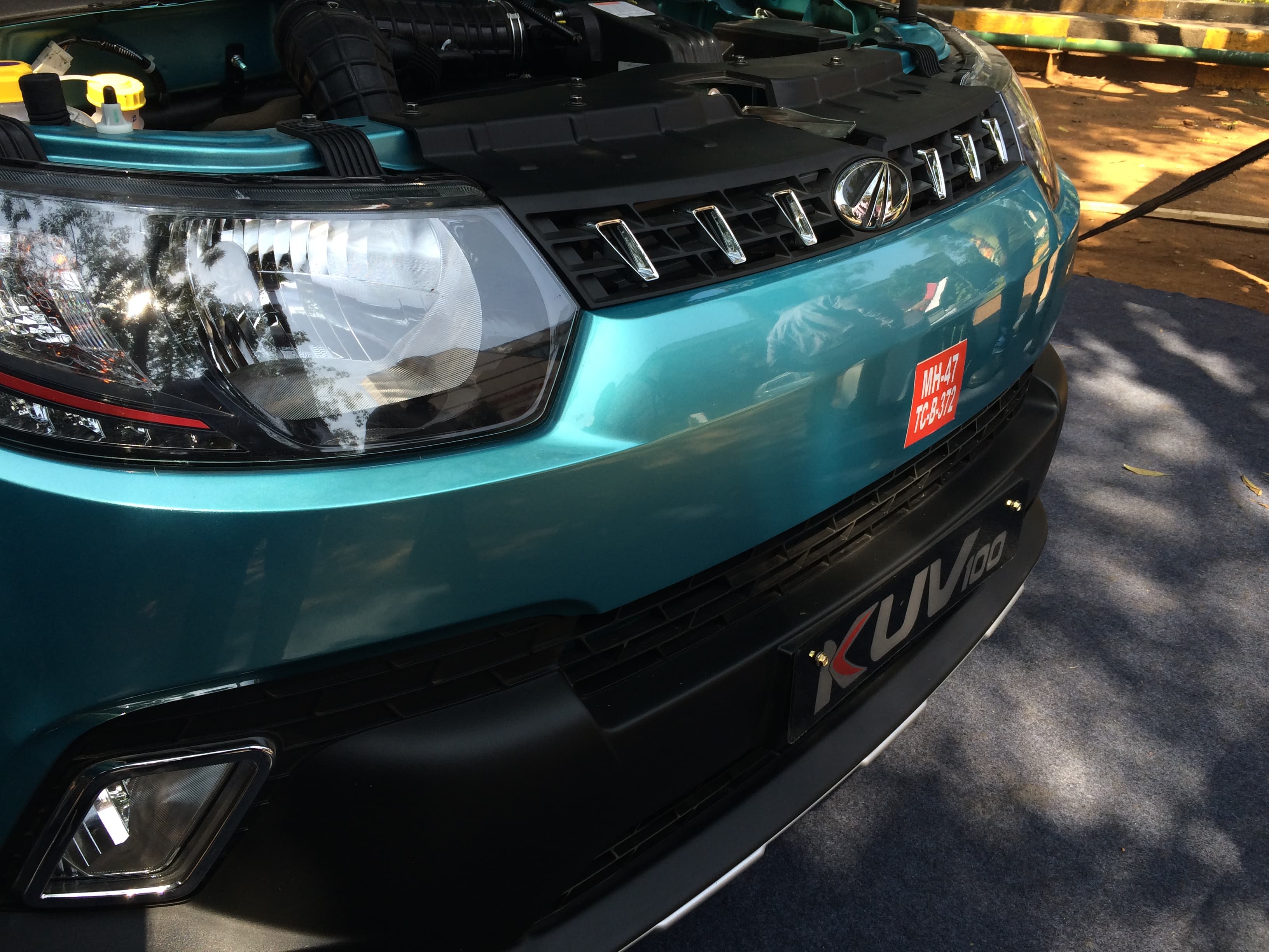 MAHINDRA KUV 100