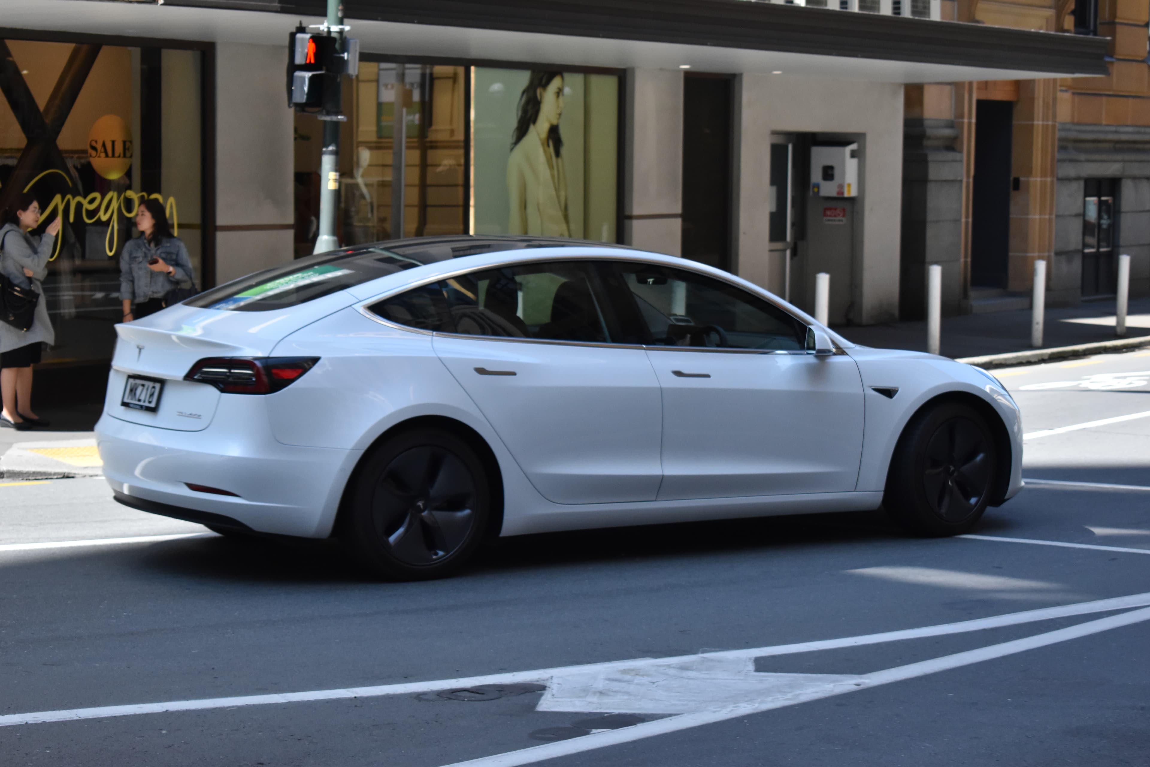 Tesla Model 3 — photo 1
